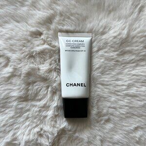 CHANEL CC Cream Correction Complete 40 Beige